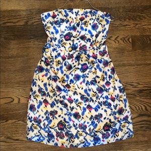 Beautiful floral dress!